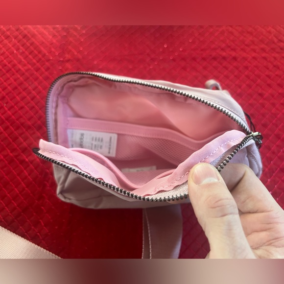 Fanny Pack Blush Pink - Picture 3 of 4
